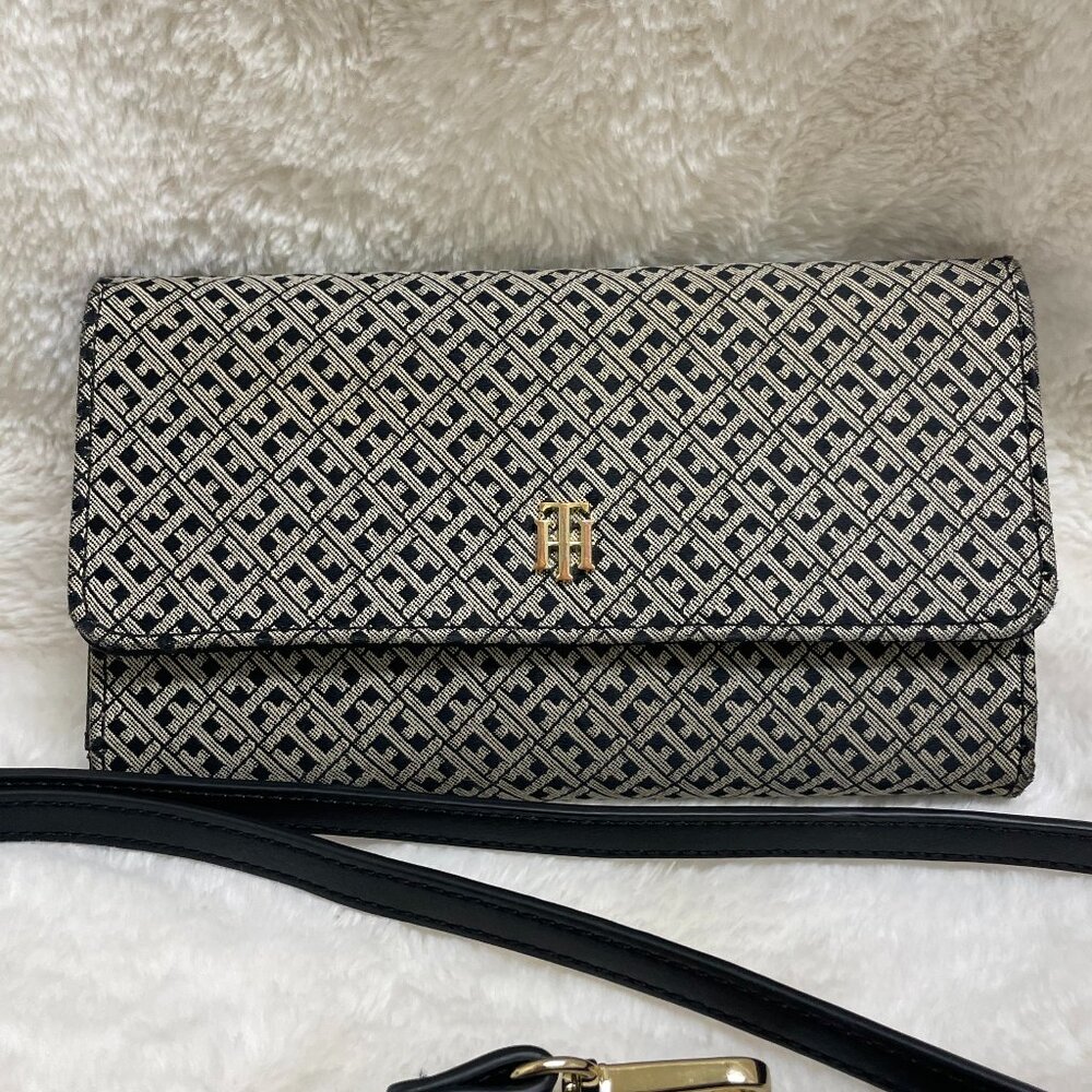 Tommy Hilfiger Women's Crossbody Clutch/Wallet Taupe/Black Color